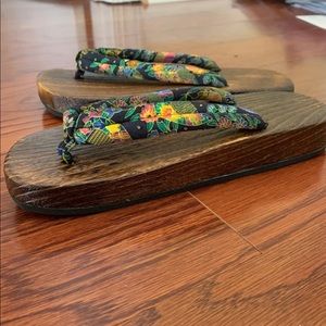 Japanese Geta Shoes (wooden flip flops)- size 6